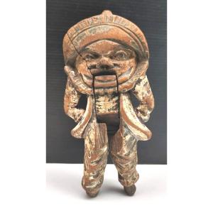 Musée: Casse- Noisettes Caricatural de la vallée de Gröden, 18e siècle, mauvais état