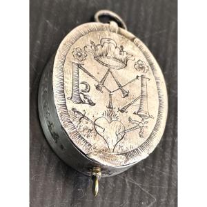 Boîtier reliquaire en pendentif, métal plaqué, XVIIIe siècle