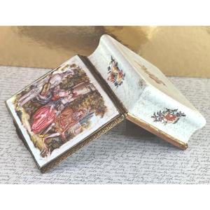 Saxon Enamel Snuffbox, Louis XV Style, With "à La Watteau" Decoration, 19th Century