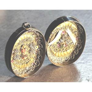 Discret reliquaire double en médaillon de laiton, XVIIIe-XIXe siècle, Autriche