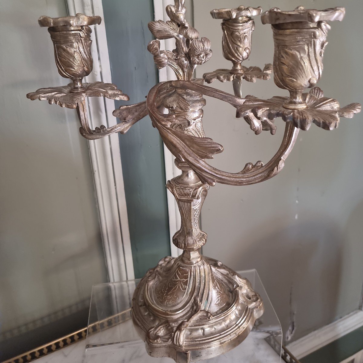 Paire De Candélabres En Bronze Ciselé Argenté De Style Louis XV-photo-2