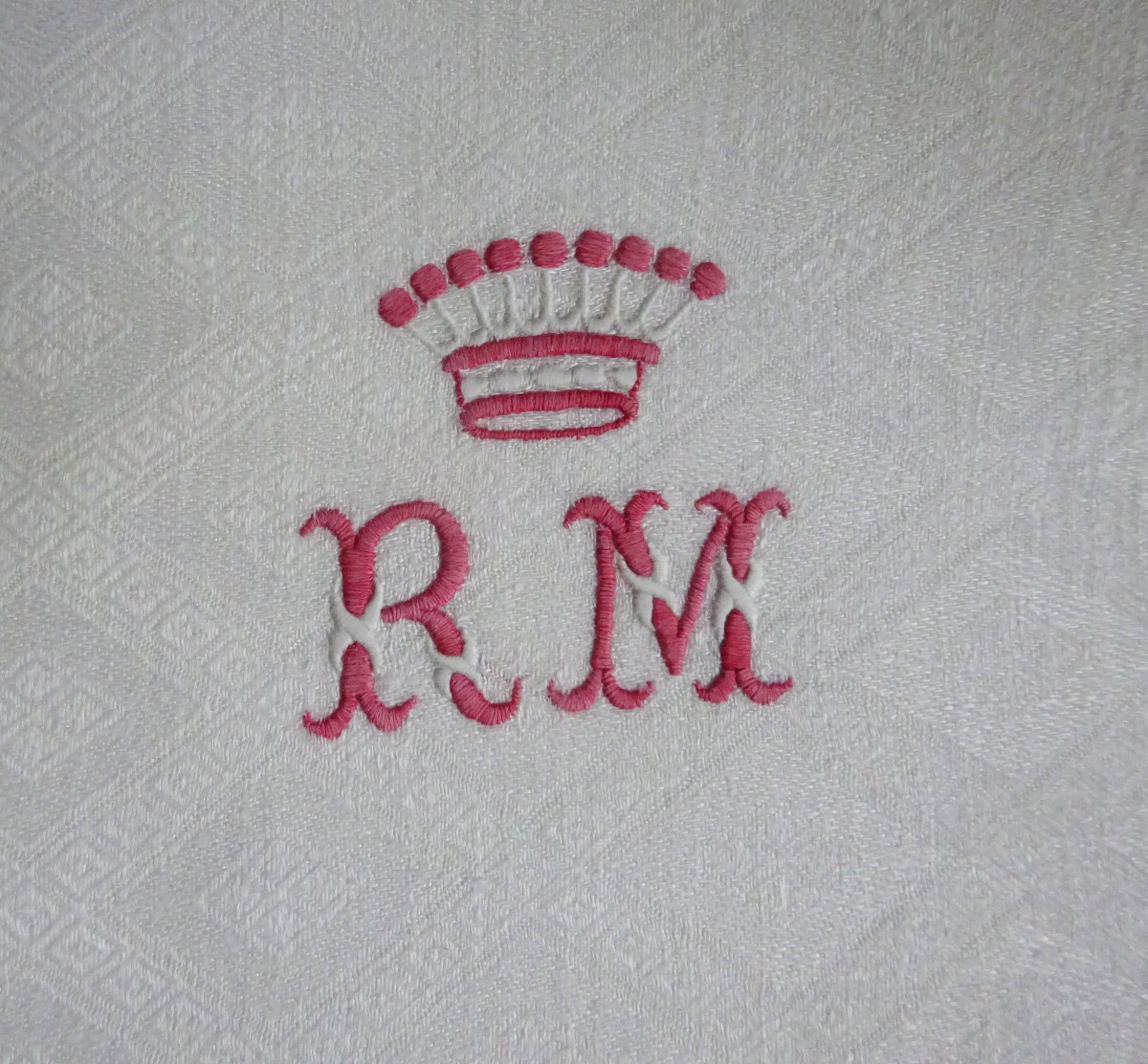 Nappe Damassée rectangulaire et quatre serviettes assorties chiffre et couronne époque XIXème-photo-2
