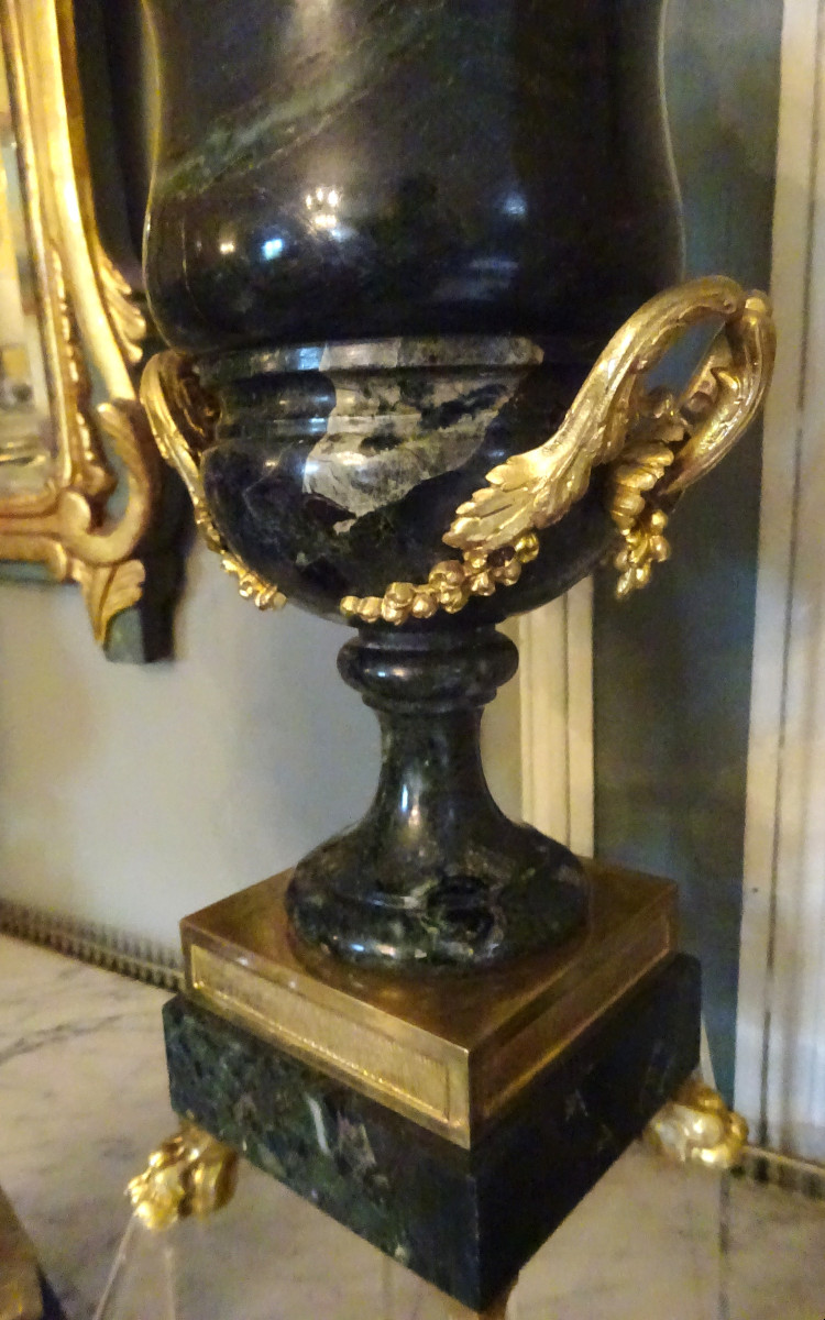 Paire de cassolettes de marbre et bronze d'époque XIXème-photo-1