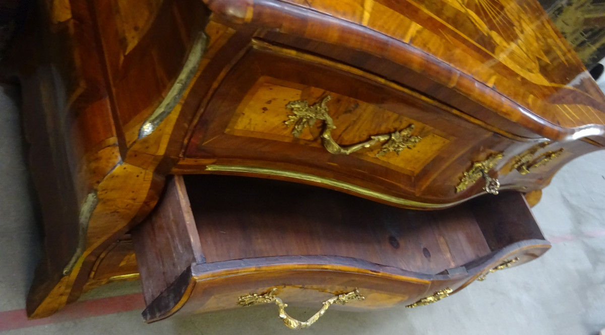 Importante commode tombeau d'époque Régence en marqueterie-photo-3