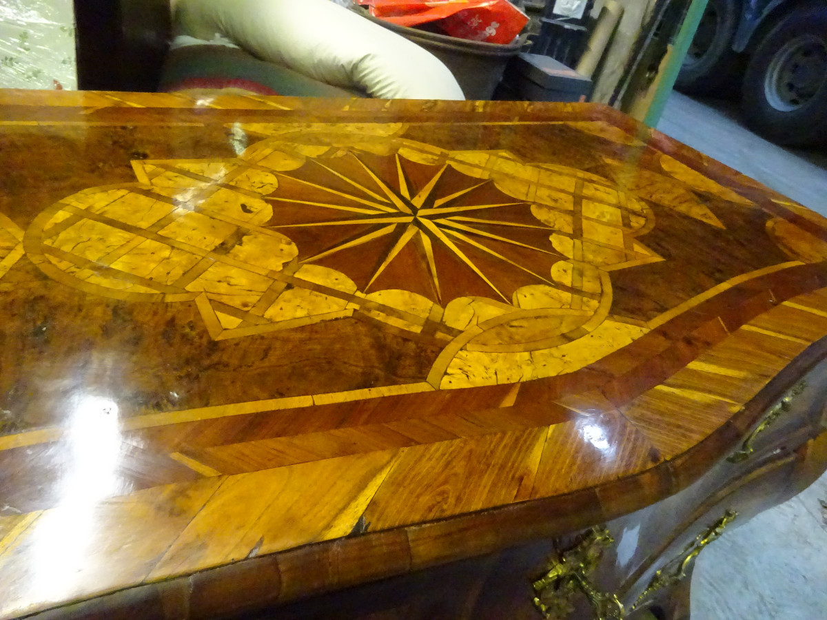 Importante commode tombeau d'époque Régence en marqueterie-photo-4