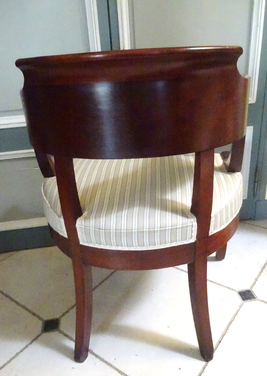 Fauteuil de bureau d'époque Restauration acajou modèle à crosse.-photo-3