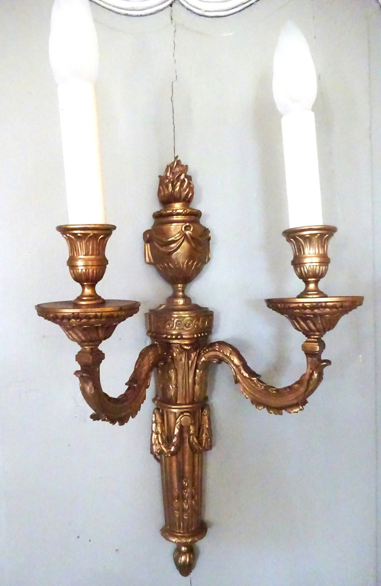 Paire de grandes appliques en bronze ciselé et doré de style Louis XVI-photo-4