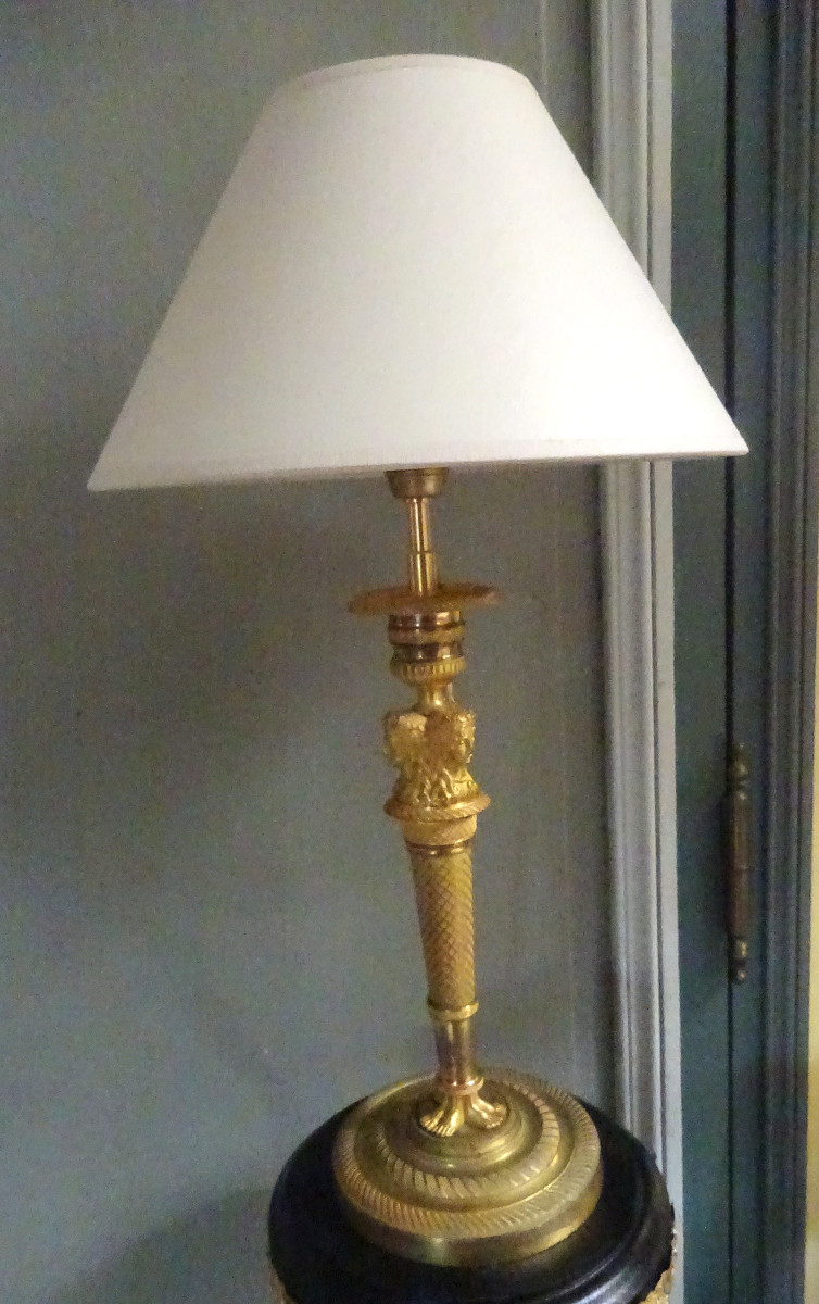 Bougeoir d'époque Empire monté en lampe en bronze doré modèle de Claude Galle-photo-2