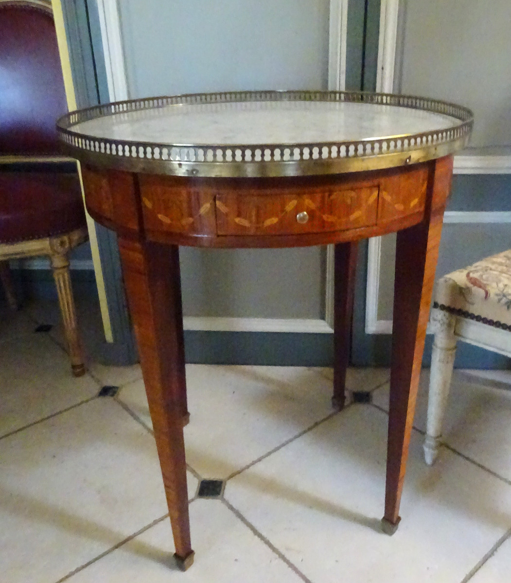 Table bouillotte en marqueterie style Louis XVI