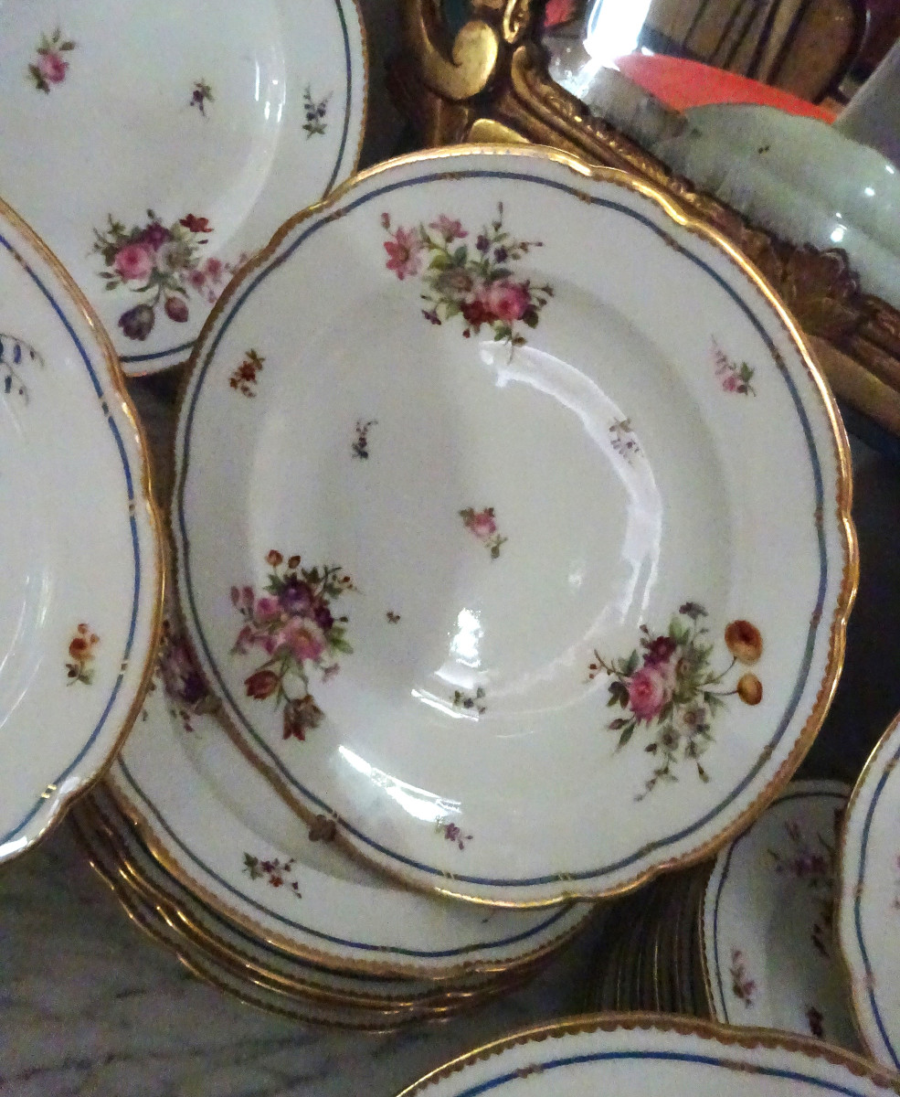 Set Of Paris Porcelain Plates, Mid-19th Century, Decorated With Flowers-photo-1