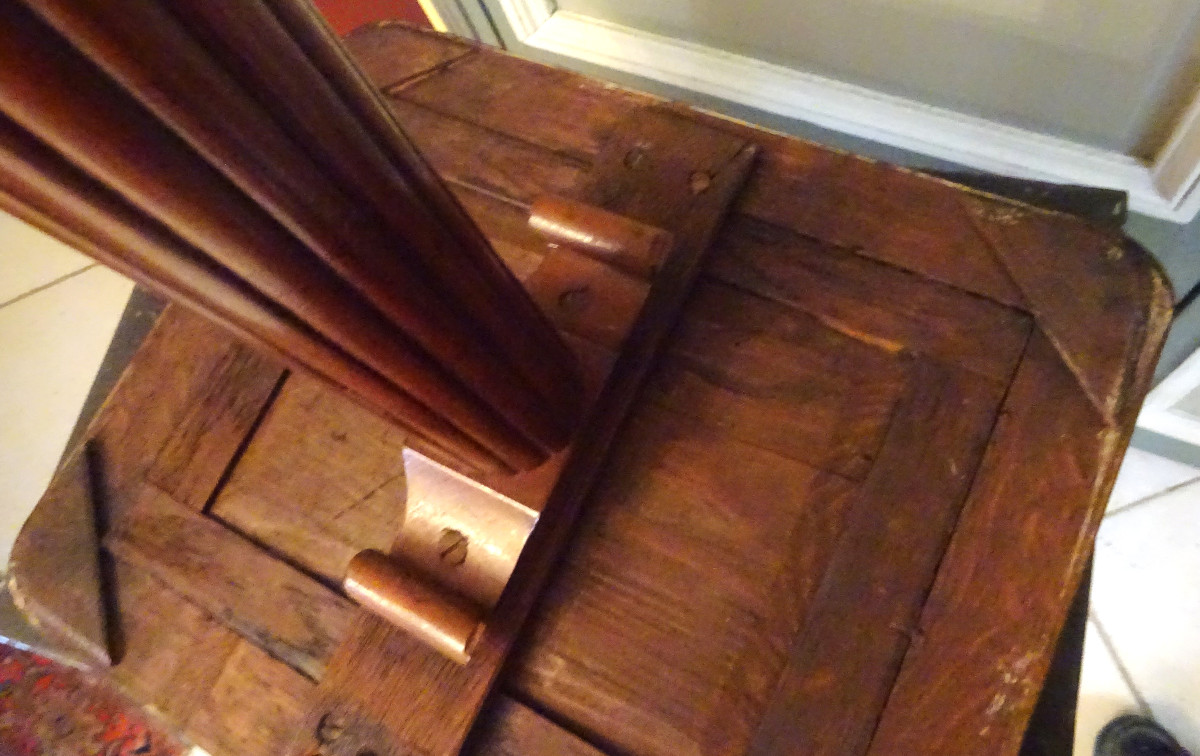 Small Tripod Pedestal Table With Rectangular Top, Dating From The 19th Century-photo-1