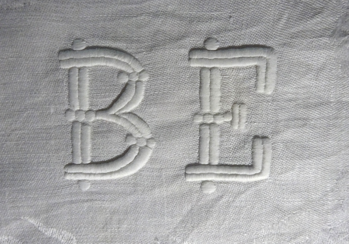 Suite de 10 grandes serviettes de table en damassé fin XIXème début XXème-photo-1