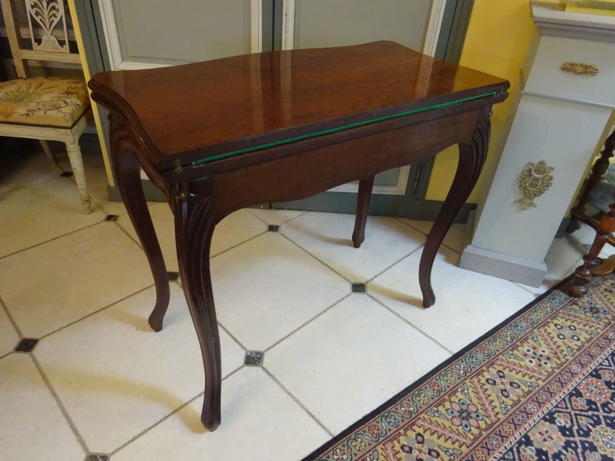 Mid-19th Century Mahogany Games Table-photo-1