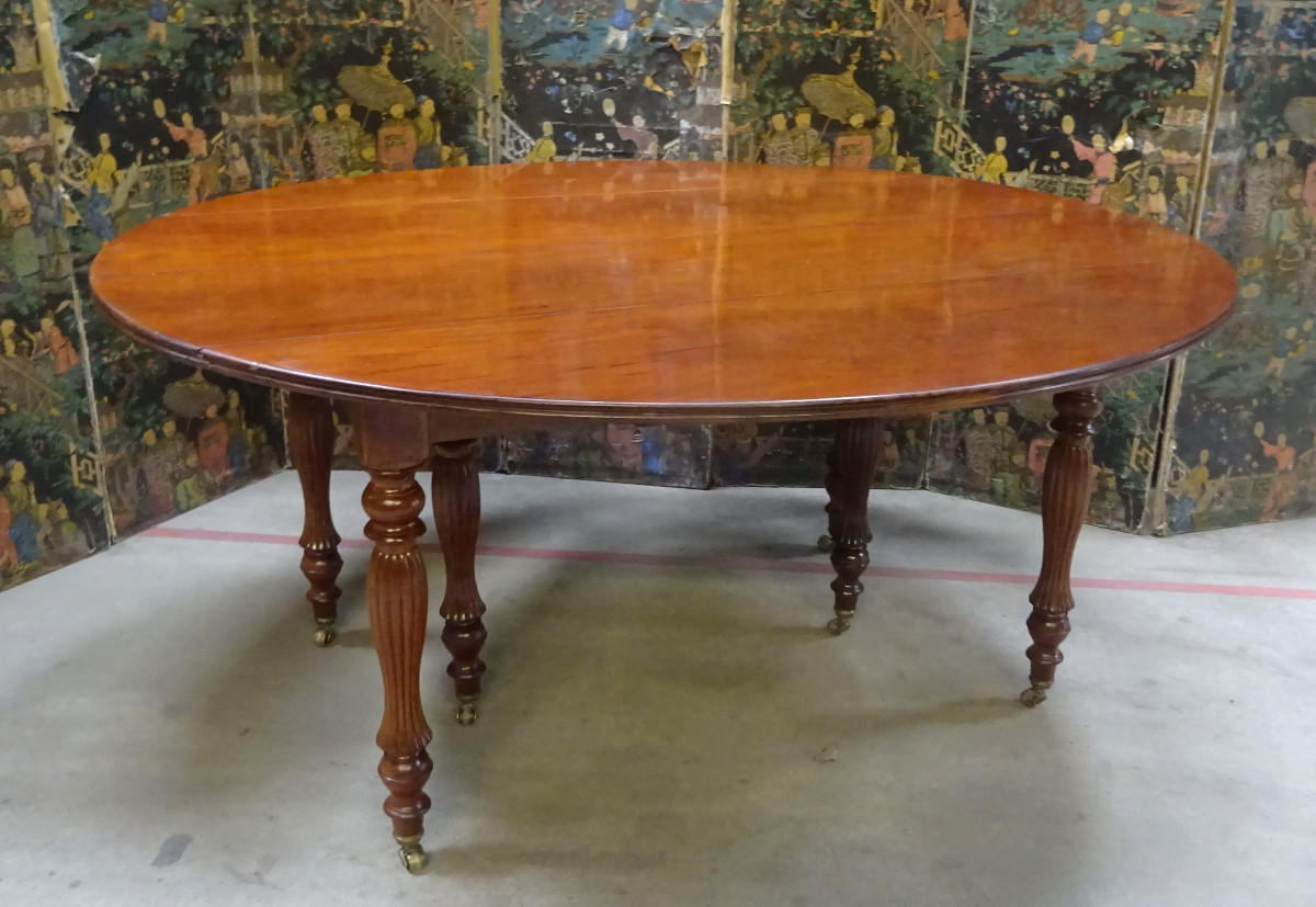  Grande table ovale d'époque Restauration acajou