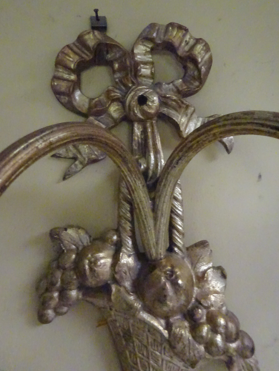 A Gilded Bronze Wall Lamp With Frosted Glass Roses From The 1900s-photo-4