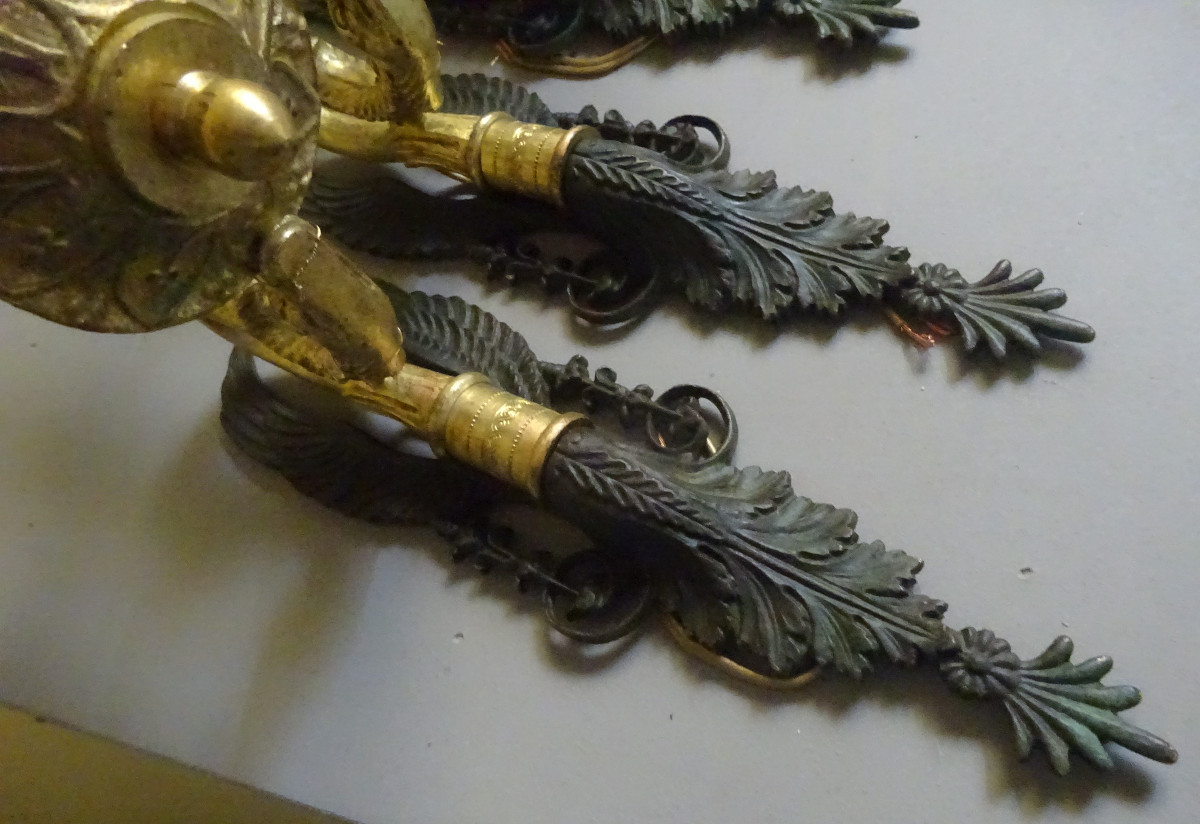Suite de quatre appliques de style Empire en bronze deux patine début XXème-photo-3