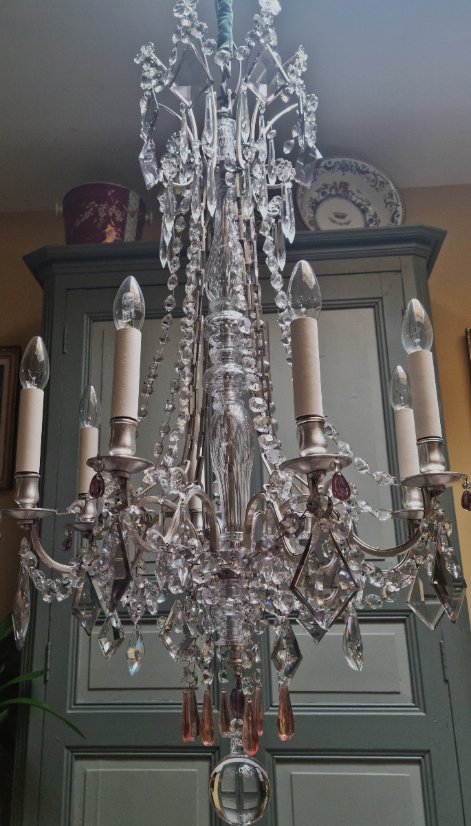 Lustre de style Louis XVI en bronze argenté et cristal