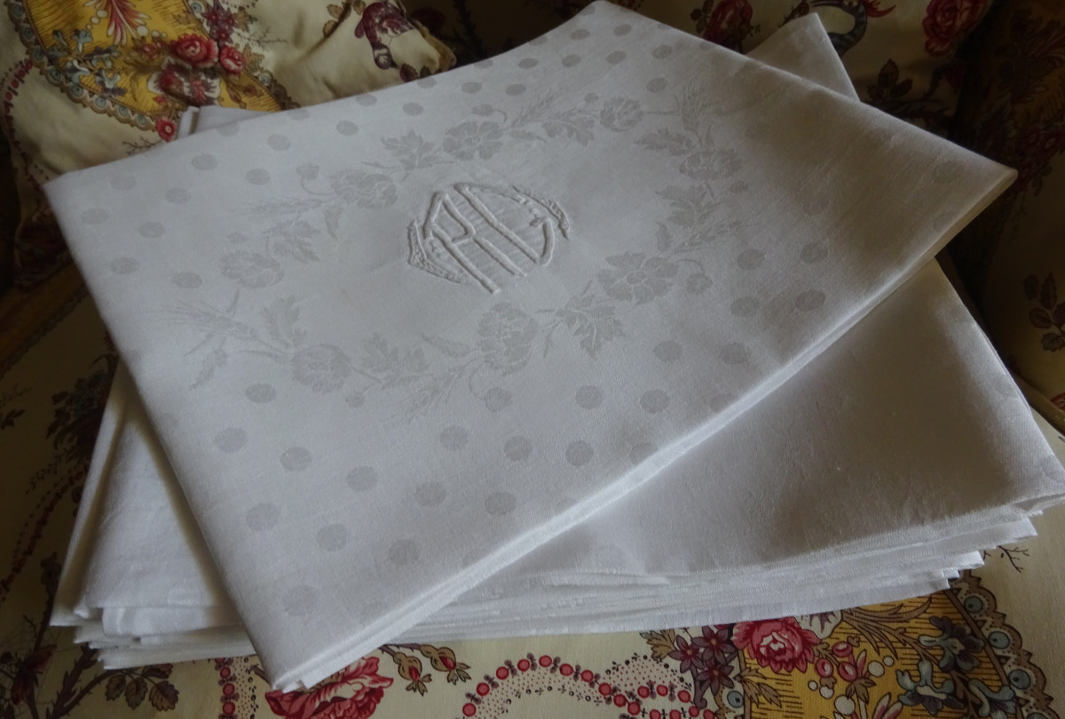 Set Of 10 Large Damask Napkins