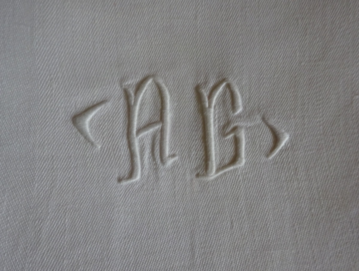 Large Damask Tablecloth With Empire Decor And 11 Napkins-photo-1