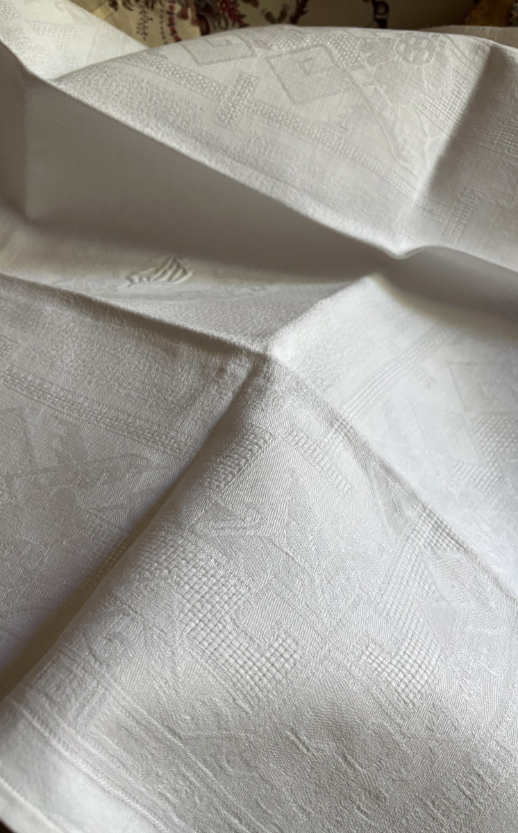 Rectangular Tablecloth And Napkins With Art-deco Motif-photo-1