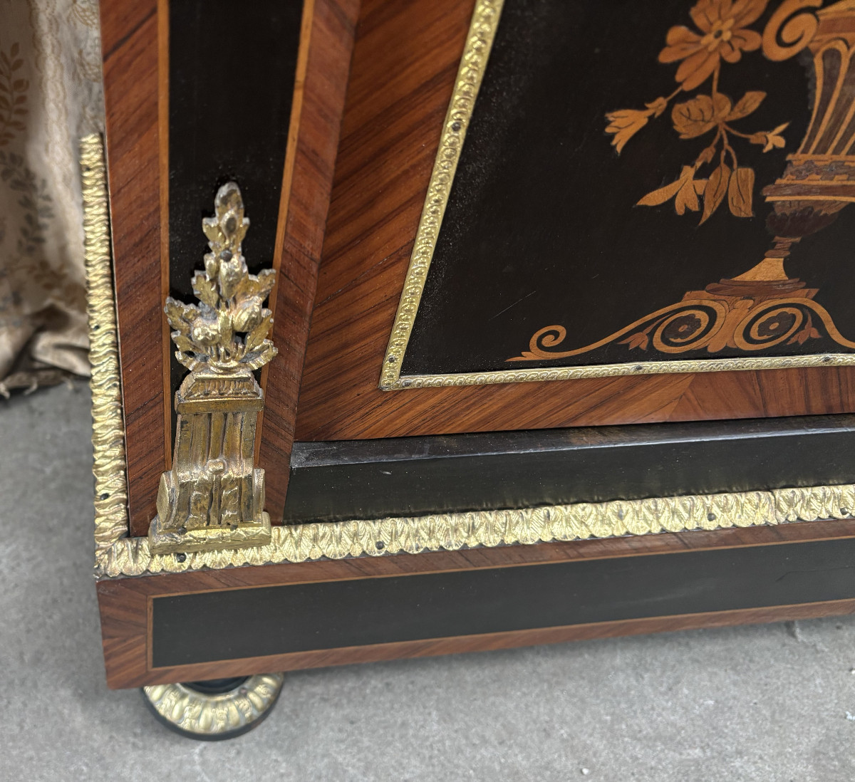 Napoleon III Period Small Marquetry Display Case Or Bookcase-photo-4