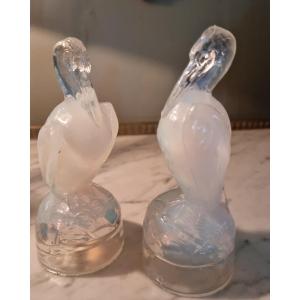 Pair Of Small Pelicans In Opalescent Molded Glass, Art Deco Period