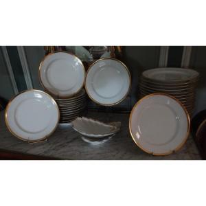 Set Of Mid-19th Century White And Gold Plates