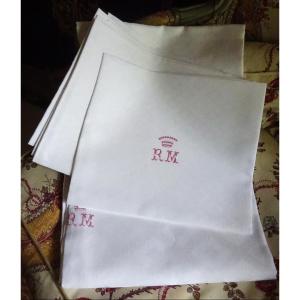 Nappe Damassée rectangulaire et quatre serviettes assorties chiffre et couronne époque XIXème