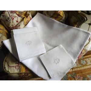 Nappe damassée et ses serviettes de table début XXème