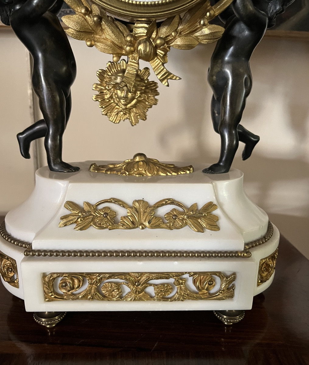 Pendule style louis XVI en marbre et bronze dore-photo-3