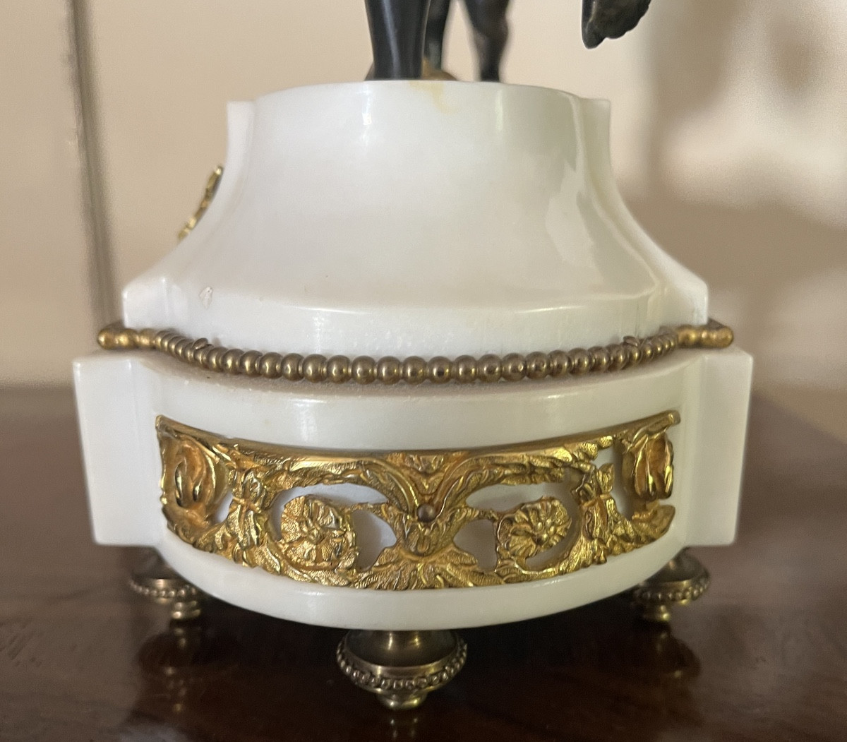 Pendule style louis XVI en marbre et bronze dore-photo-5