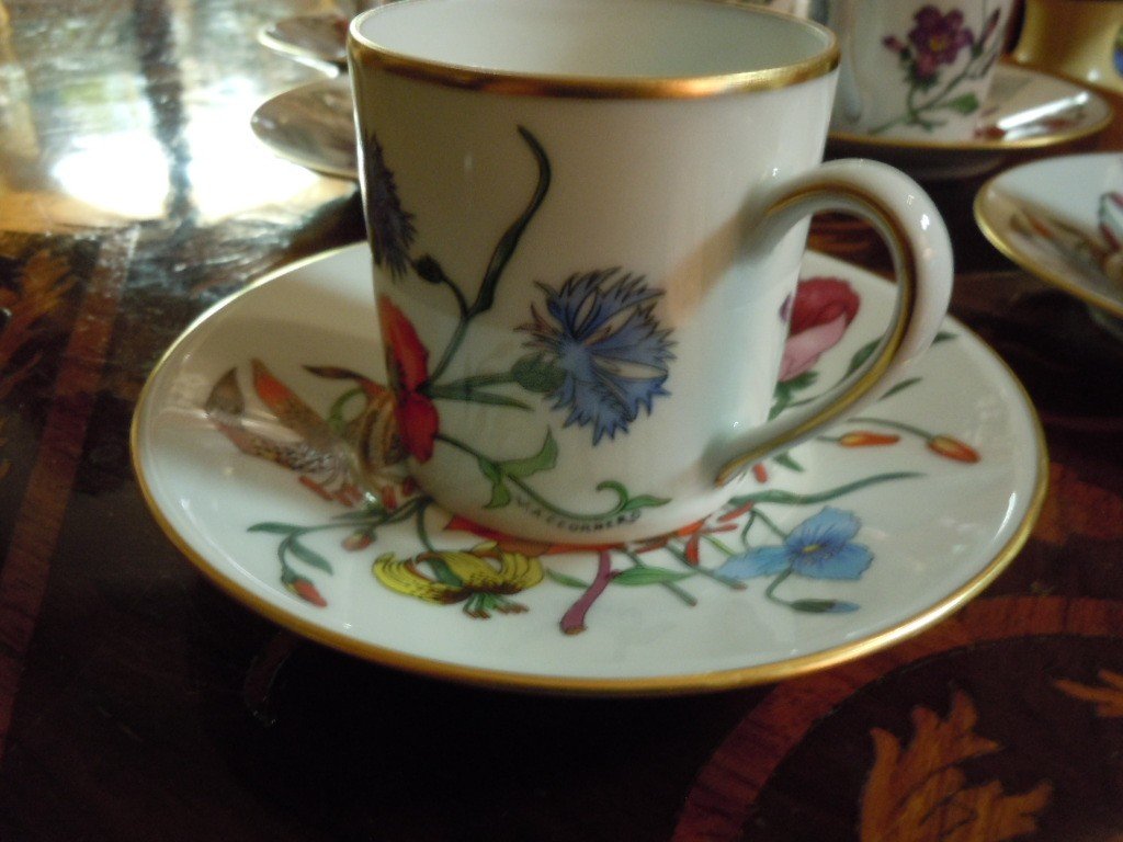 Gucci Six Flora Porcelain Cups And Saucers-photo-3