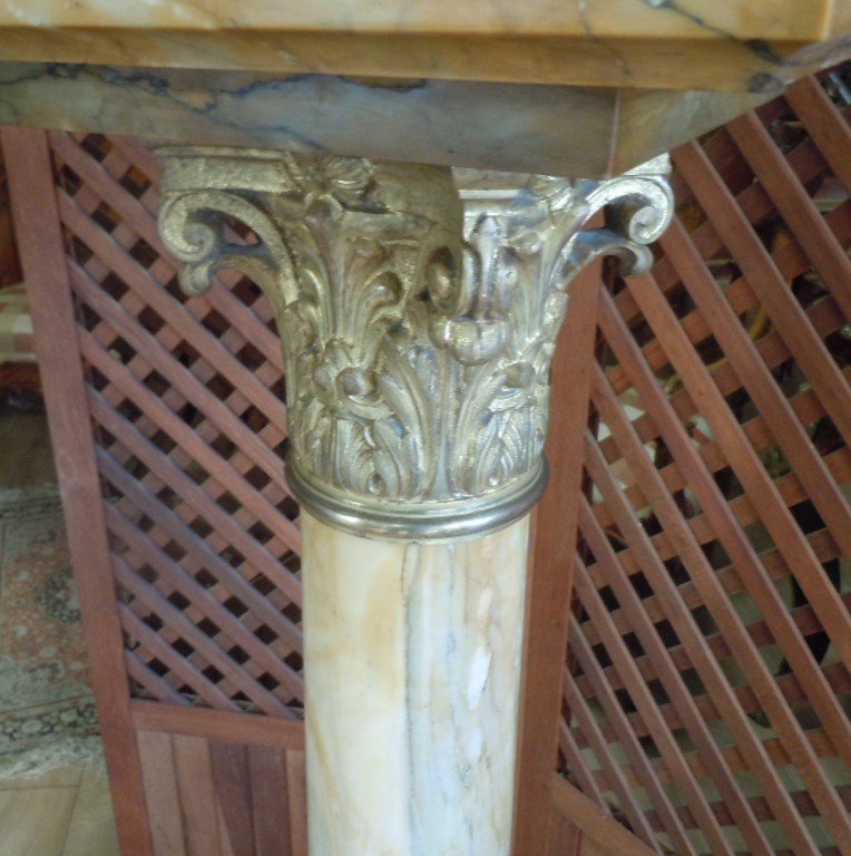 Marble Column With Turntable-photo-4