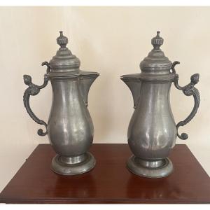 Paire de pots de communion en étain 18eme siecle