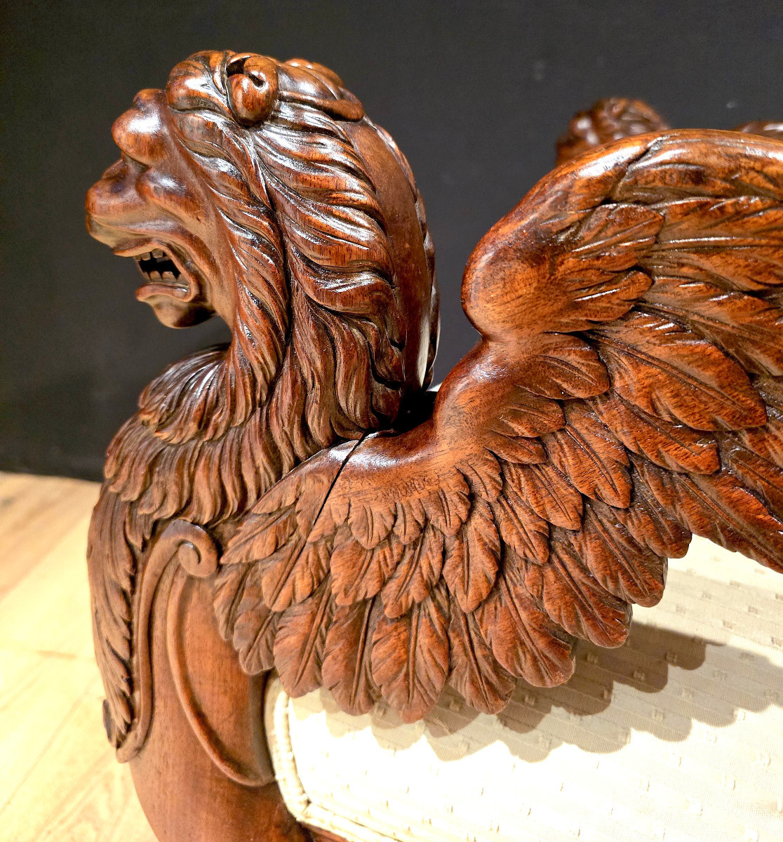 Paire De Fauteuils d'Apparat En Acajou, Décor De Lions Griffons, XIXe. (104cm X 66cm)-photo-2
