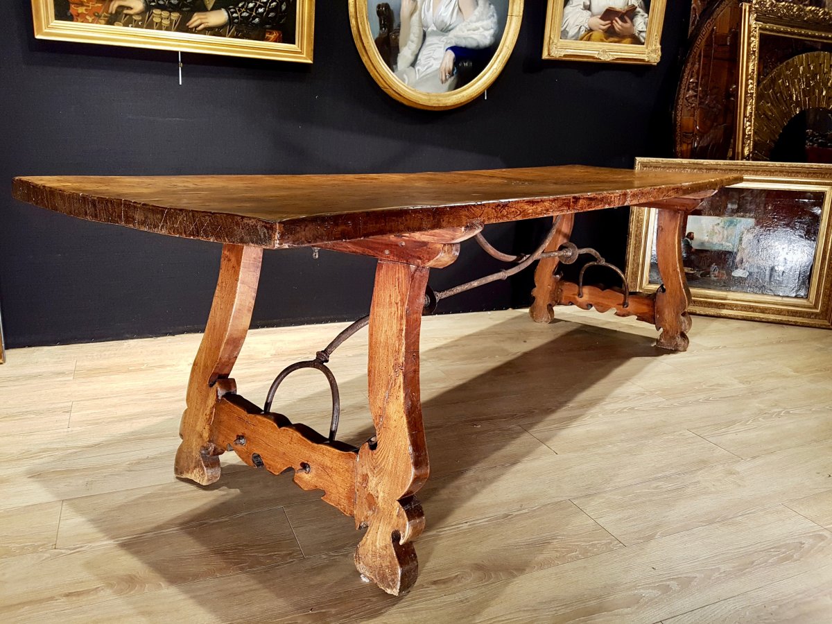 Large Spanish Table In Walnut, XVIIth Century (271cm X 81cm).-photo-1