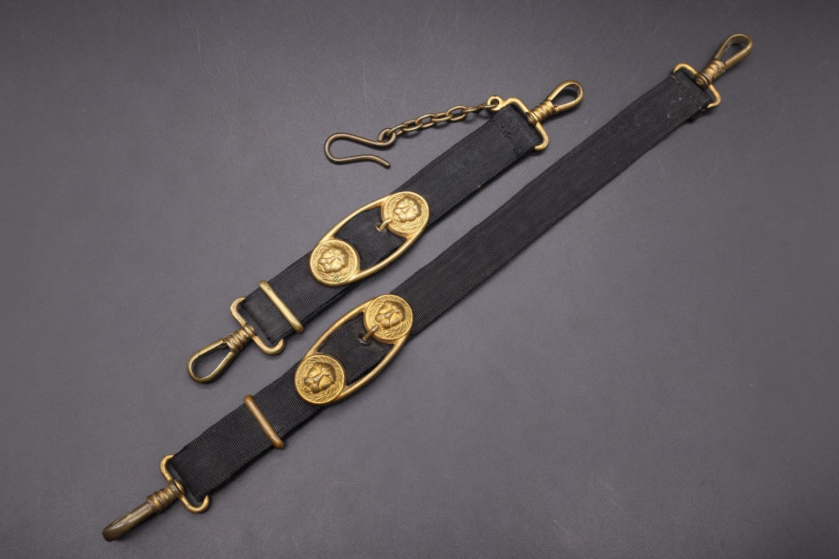 Bélières de dague de marine, production précoce