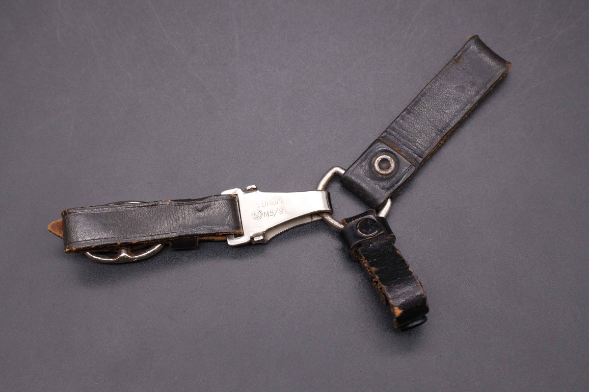 Bélière à 3 points pour dague SS par Assmann-photo-2