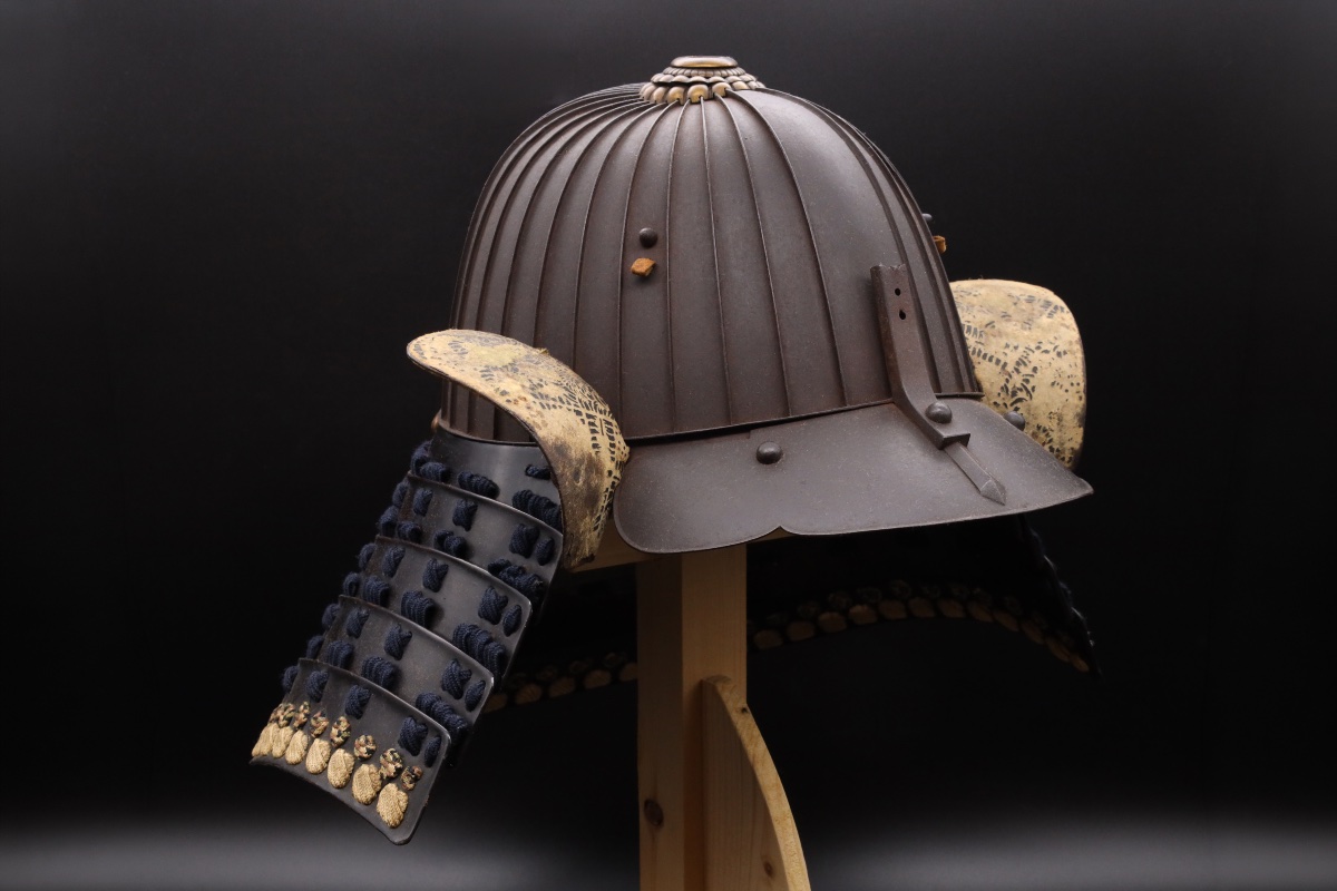 Kabuto de Samouraï Japonais – Casque Suji-Bachi à 32 Plaques, Époque Edo (Signé)-photo-2