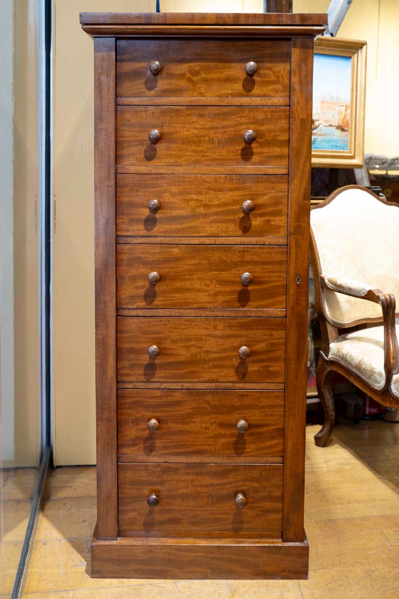 Wellington Chest Or Mahogany Chest Victorian Period Circa 1860.