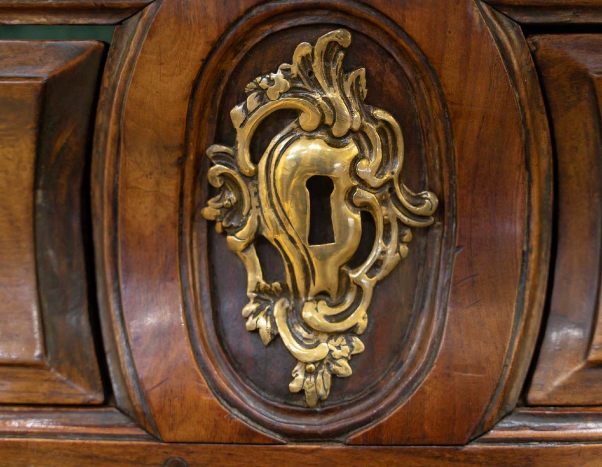 Commode tombeau en noyer, XVIIIème siècle-photo-5