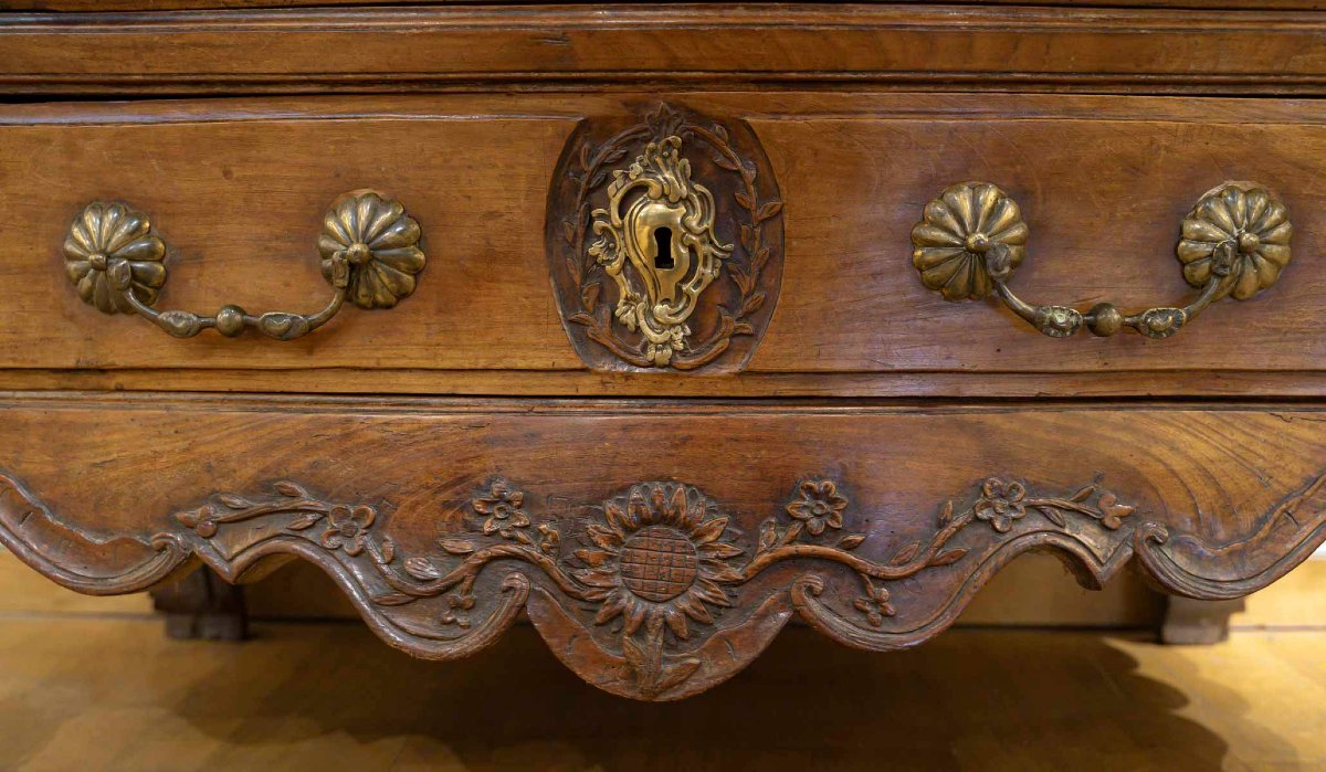 Commode tombeau en noyer, XVIIIème siècle-photo-7