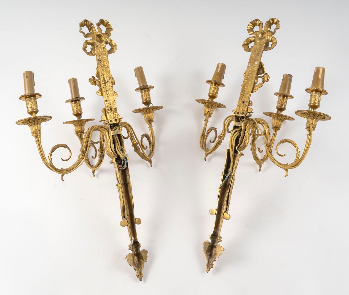 Paire d’appliques Louis XVI en bronze doré.  XIXème siècle -photo-1