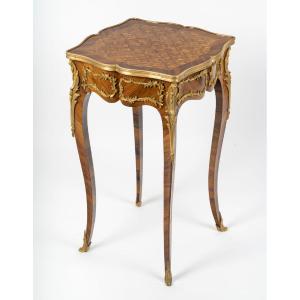 Table volante de style Louis XV, XIXème siècle