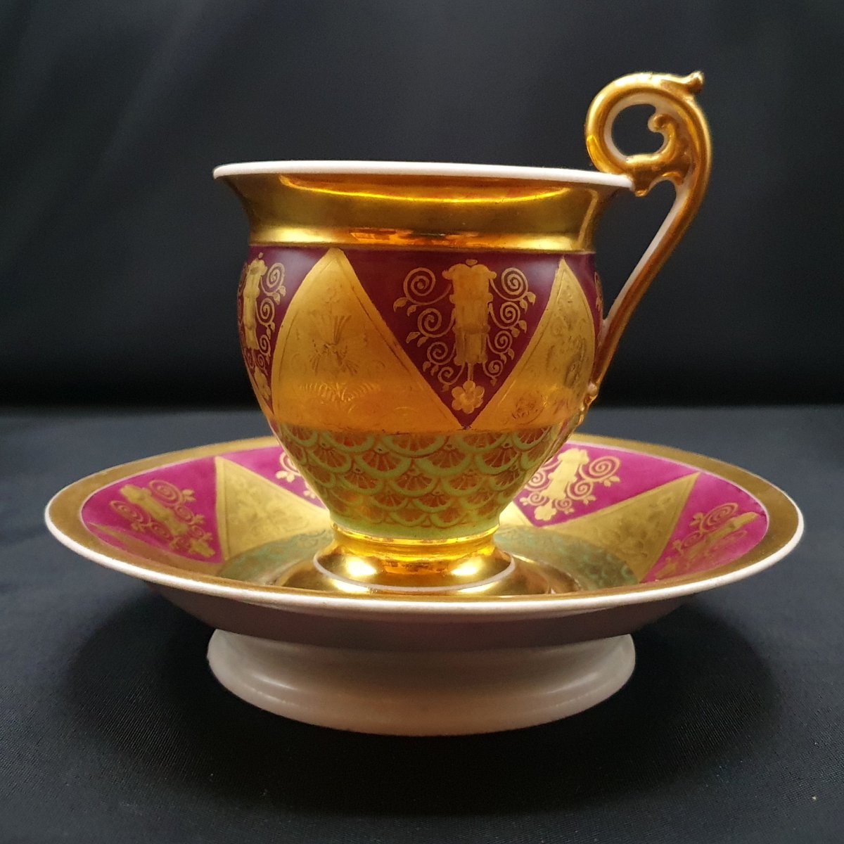 Tasse à café ovoïde en porcelaine d'époque Empire collection Sophie Gail Manufacture Schoelcher-photo-2