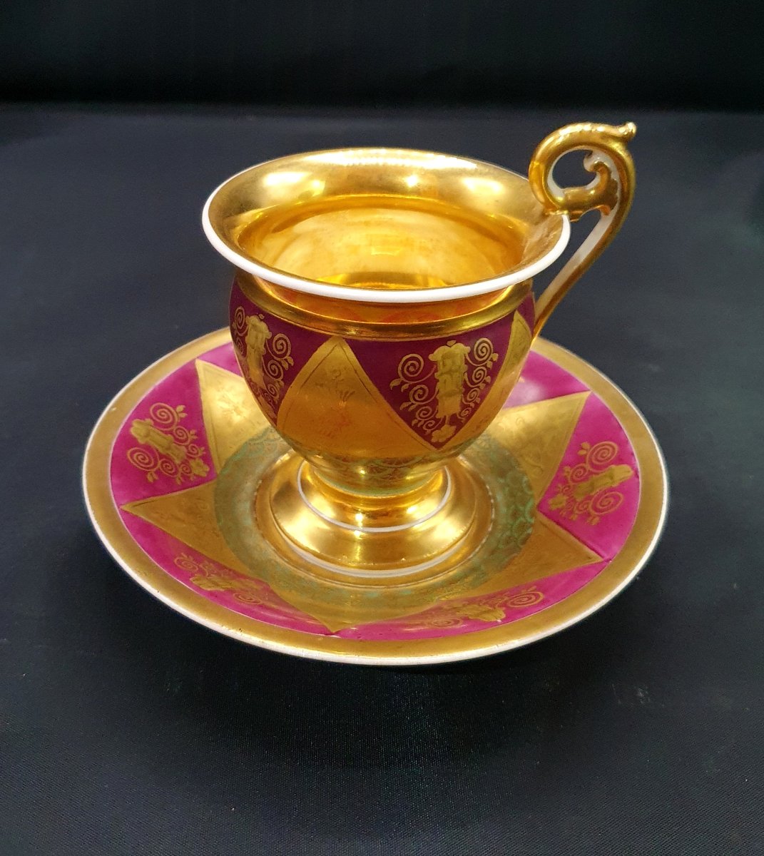 Tasse à café ovoïde en porcelaine d'époque Empire collection Sophie Gail Manufacture Schoelcher-photo-4