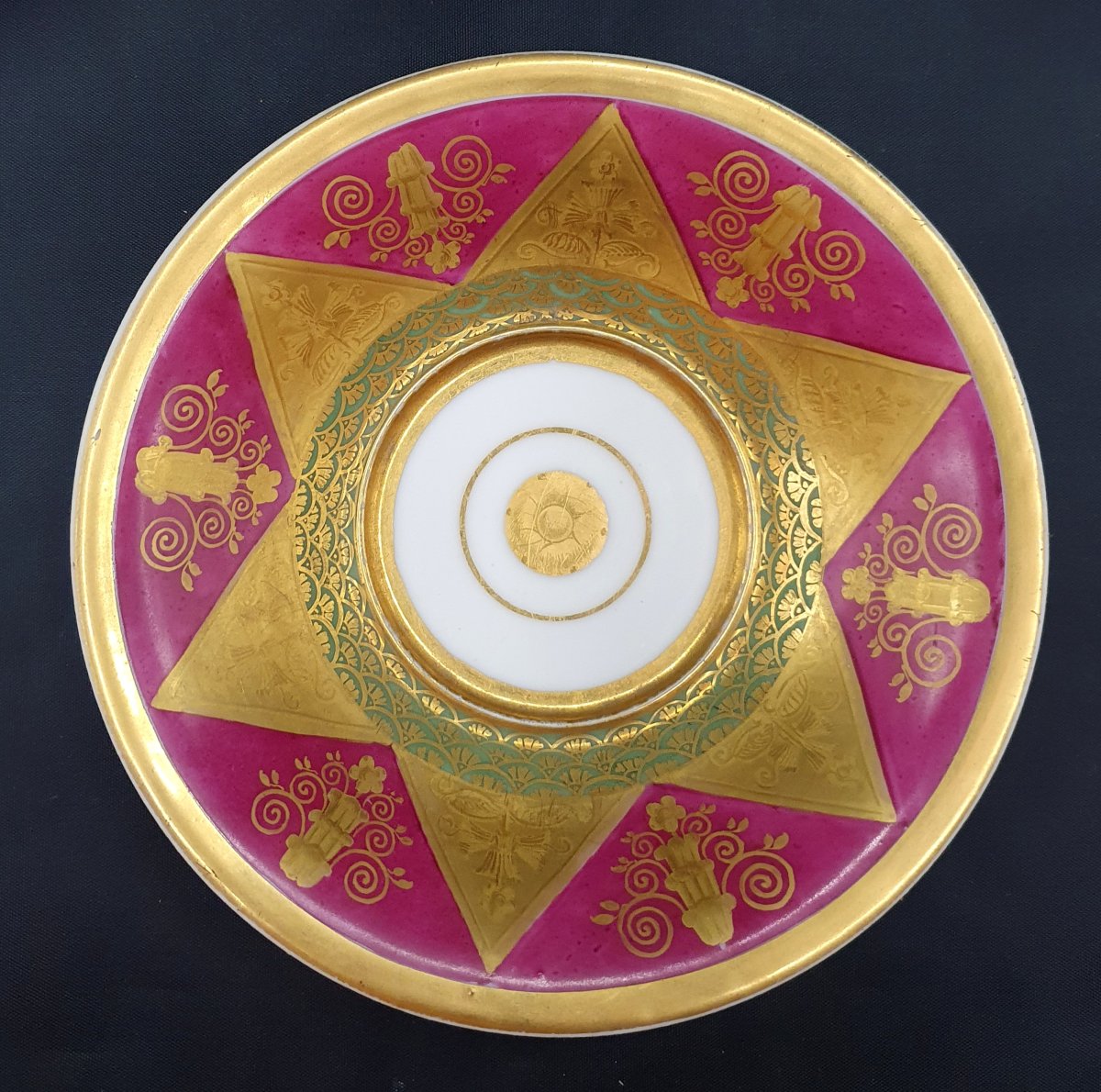 Tasse à café ovoïde en porcelaine d'époque Empire collection Sophie Gail Manufacture Schoelcher-photo-1