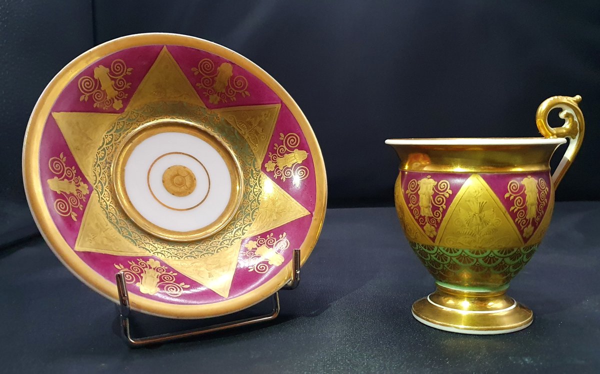 Tasse à café ovoïde en porcelaine d'époque Empire collection Sophie Gail Manufacture Schoelcher