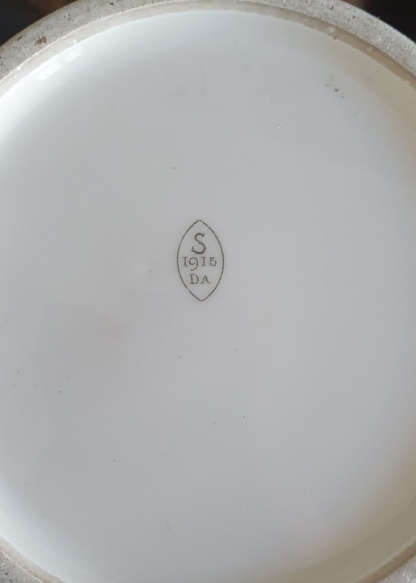 Paire de grands vases de Sèvres à fond bleu et dorure 1915 -photo-3