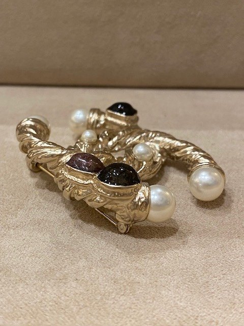 Chanel, Broche Perles Et Cabochons,  Métiers d'Art, Décembre 2010-photo-2